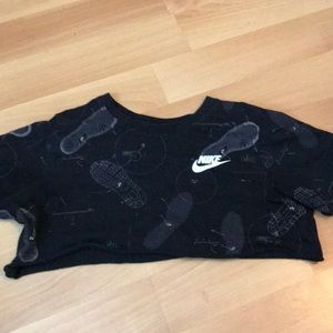 Self cropped black nike tee